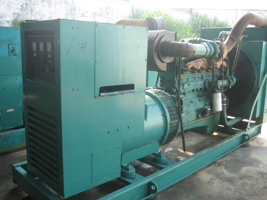 砚山租赁发电机- 发电机碳刷磨损的原因是什么