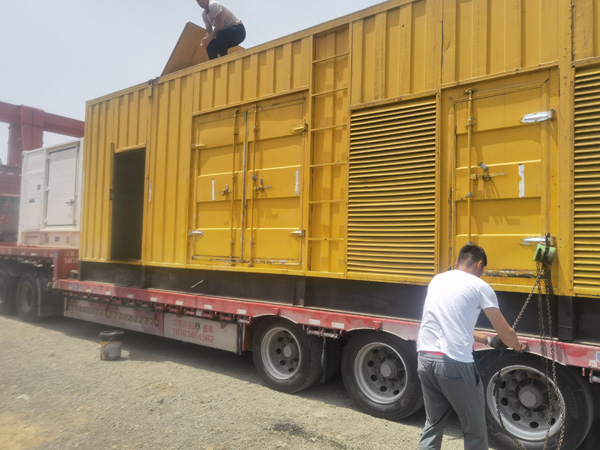 砚山除了负载情况和发动机维护，还有哪些因素会影响 200kw 柴油发电机的油耗？