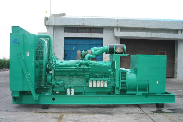 砚山工厂发电机应急发电时如何更准确地检查发电机状态？