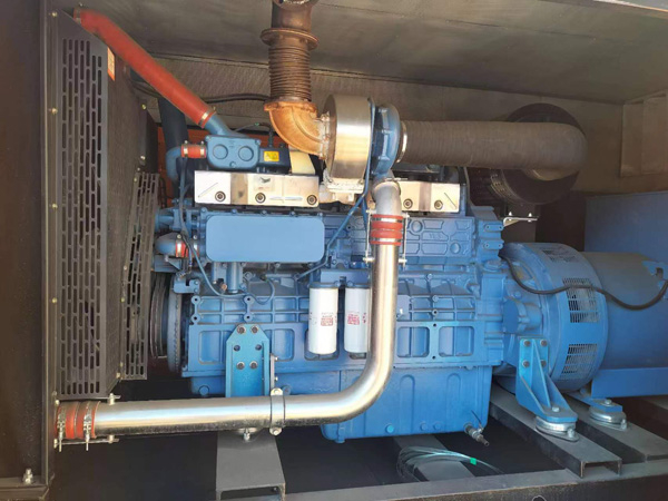 砚山燃油消耗率与进气温度的具体关系是什么？