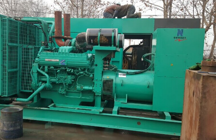 砚山发电机组如何判断水冷式机油散热器内部是否需要清洗？